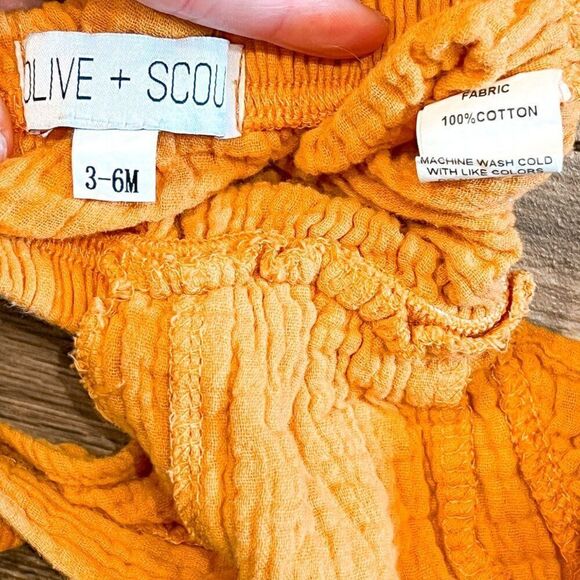 Olive + Scout Ruffle Muslin Romper in Gold Size 3-6M - Picture 4 of 4